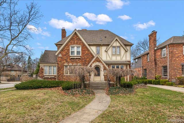 1205 Harvard Road, Grosse Pointe Park, MI 48230