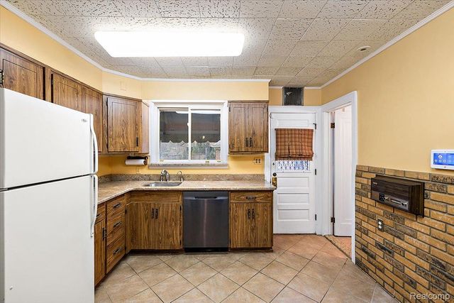 1205 Harvard Road, Grosse Pointe Park, MI 48230