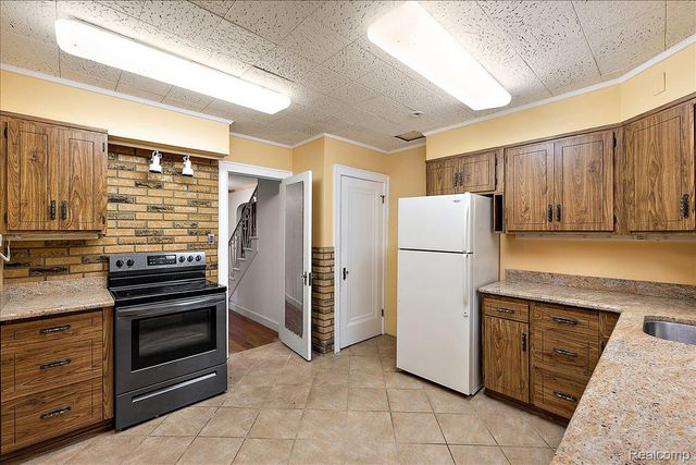 1205 Harvard Road, Grosse Pointe Park, MI 48230