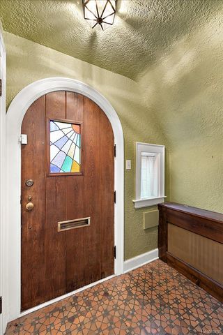 1205 Harvard Road, Grosse Pointe Park, MI 48230