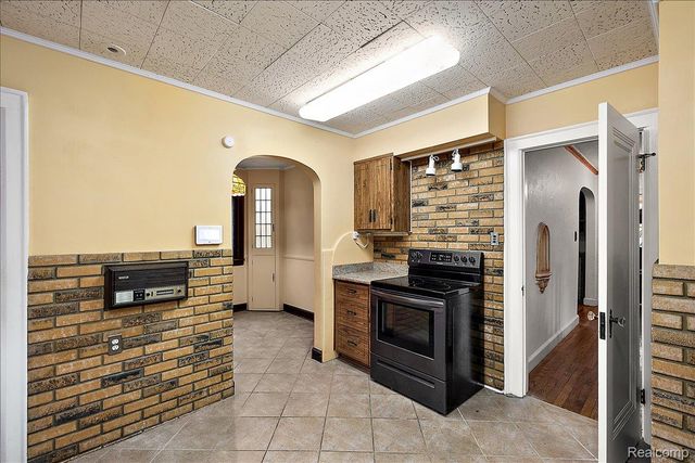 1205 Harvard Road, Grosse Pointe Park, MI 48230