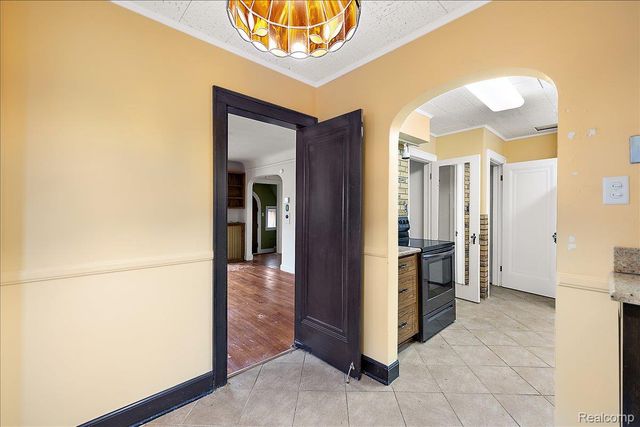 1205 Harvard Road, Grosse Pointe Park, MI 48230