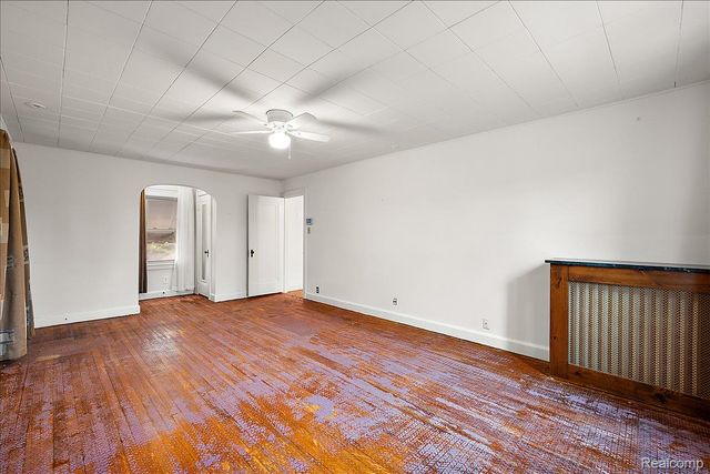 1205 Harvard Road, Grosse Pointe Park, MI 48230