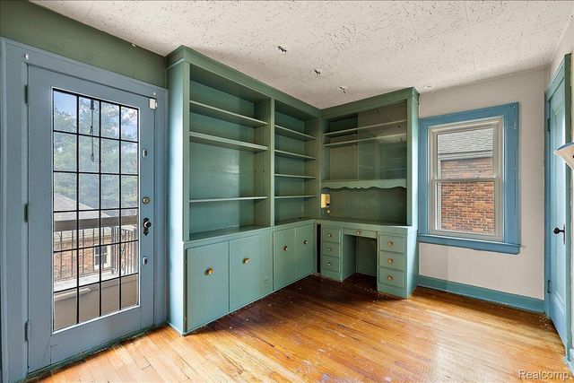 1205 Harvard Road, Grosse Pointe Park, MI 48230