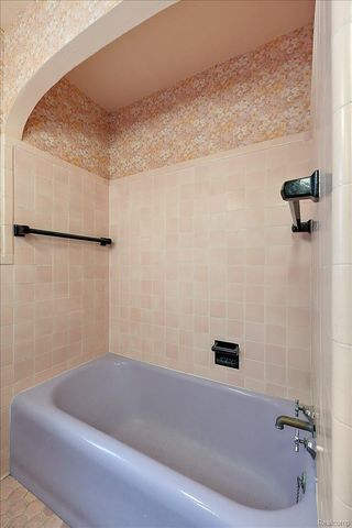 1205 Harvard Road, Grosse Pointe Park, MI 48230