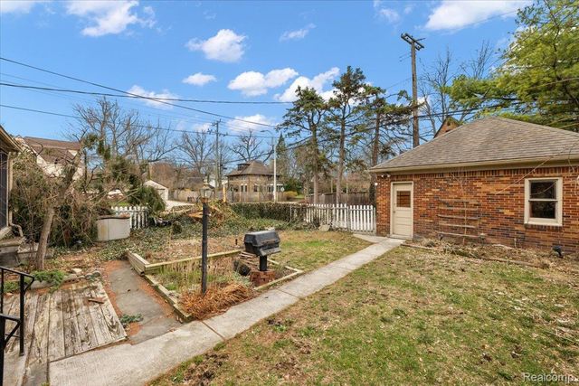 1205 Harvard Road, Grosse Pointe Park, MI 48230