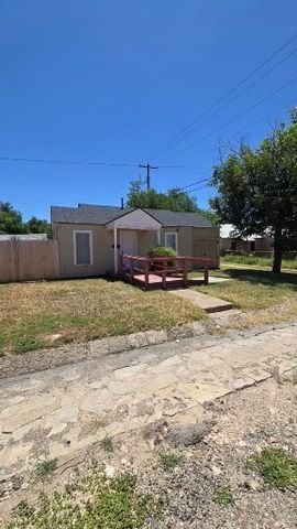 409 N Broadway Street, Ballinger, TX 76821