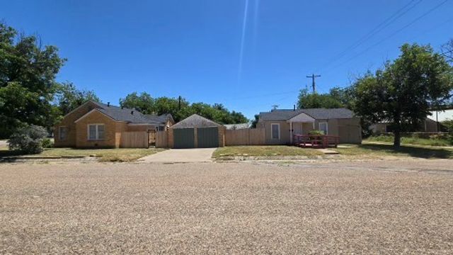 409 N Broadway Street, Ballinger, TX 76821