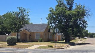409 N Broadway Street, Ballinger, TX 76821