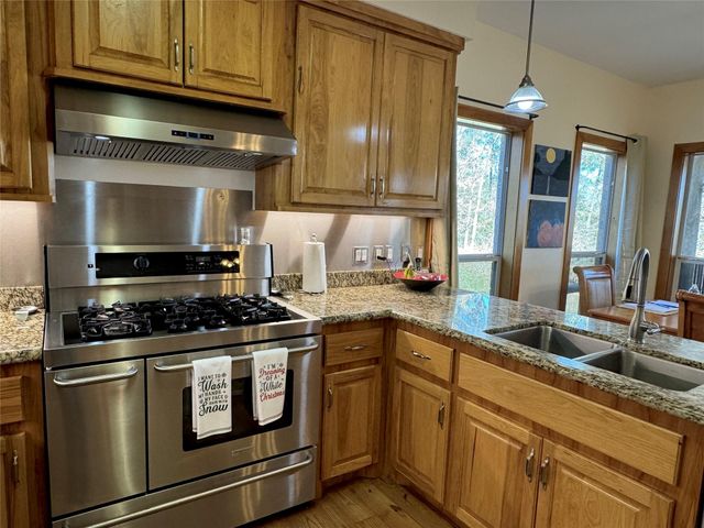 55 Lake Road, Riverside, TX 77320