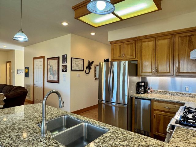 55 Lake Road, Riverside, TX 77320