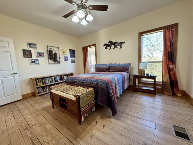 55 Lake Road, Riverside, TX 77320