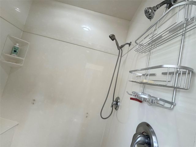 55 Lake Road, Riverside, TX 77320