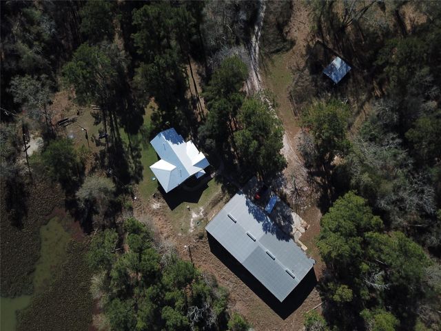 55 Lake Road, Riverside, TX 77320