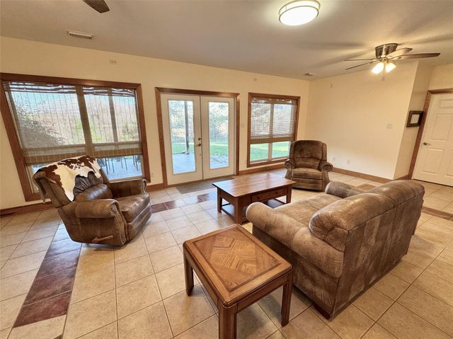 55 Lake Road, Riverside, TX 77320