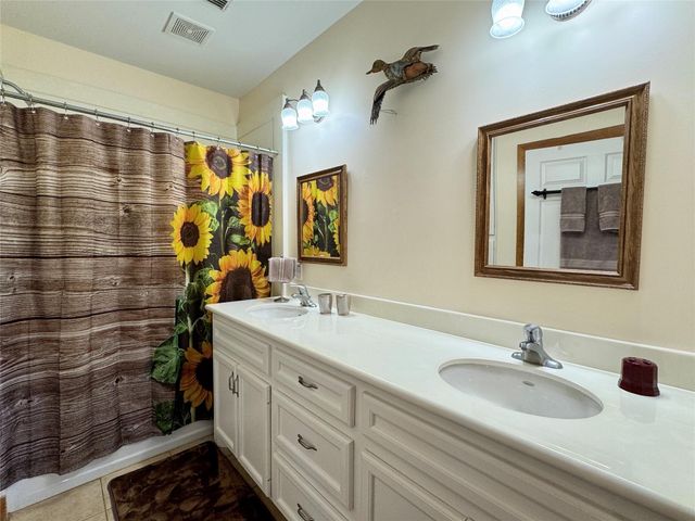 55 Lake Road, Riverside, TX 77320