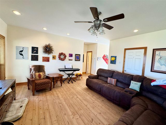 55 Lake Road, Riverside, TX 77320