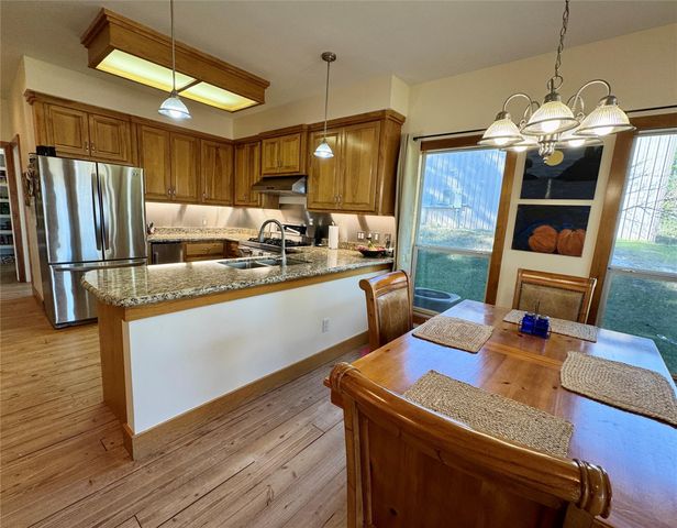 55 Lake Road, Riverside, TX 77320