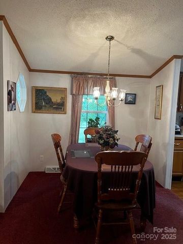 70 Pastoral Way, Hendersonville, NC 28739