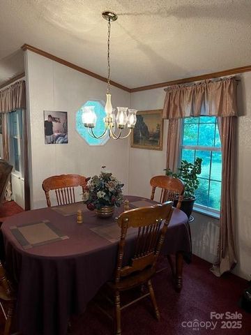 70 Pastoral Way, Hendersonville, NC 28739