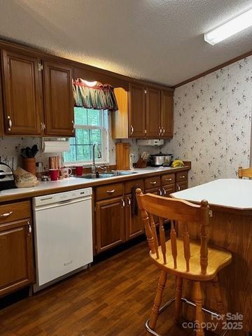 70 Pastoral Way, Hendersonville, NC 28739