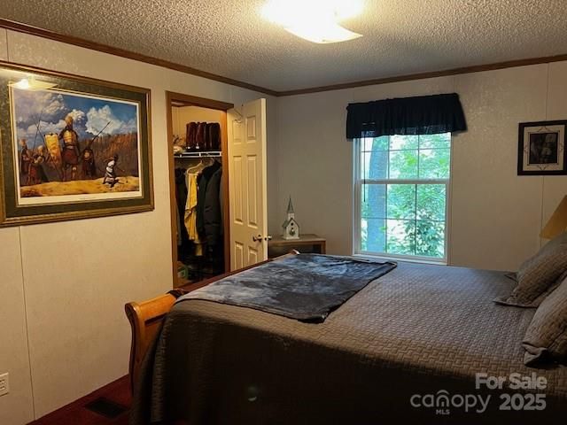 70 Pastoral Way, Hendersonville, NC 28739