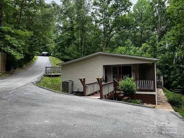 70 Pastoral Way, Hendersonville, NC 28739