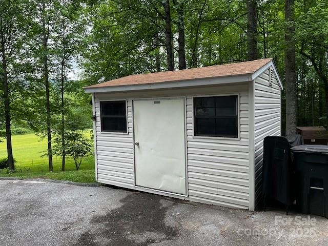 70 Pastoral Way, Hendersonville, NC 28739