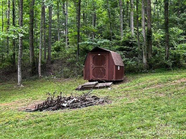70 Pastoral Way, Hendersonville, NC 28739