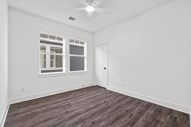 227 S Broadway Street, La Porte, TX 77571