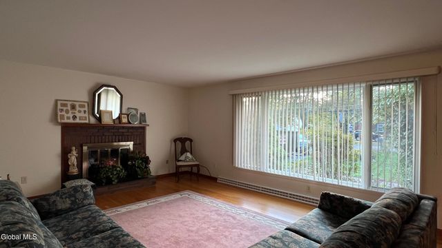 275 Bloomingrove Drive, North Greenbush, NY 12180