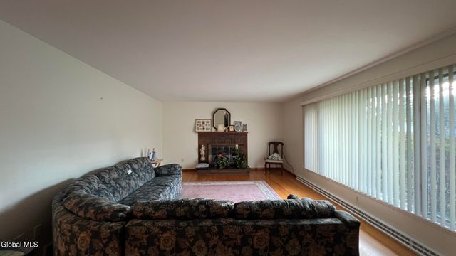 275 Bloomingrove Drive, North Greenbush, NY 12180