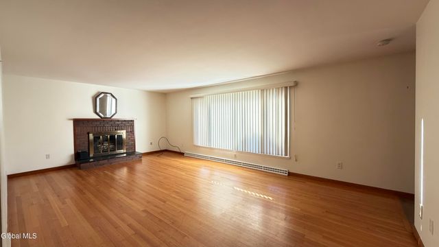 275 Bloomingrove Drive, North Greenbush, NY 12180