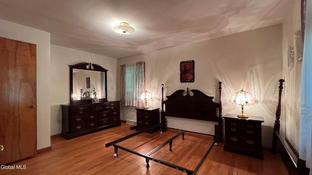 275 Bloomingrove Drive, North Greenbush, NY 12180