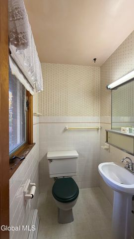 275 Bloomingrove Drive, North Greenbush, NY 12180