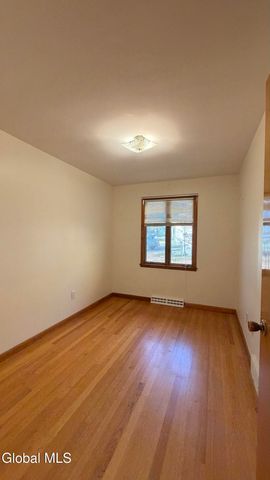 275 Bloomingrove Drive, North Greenbush, NY 12180