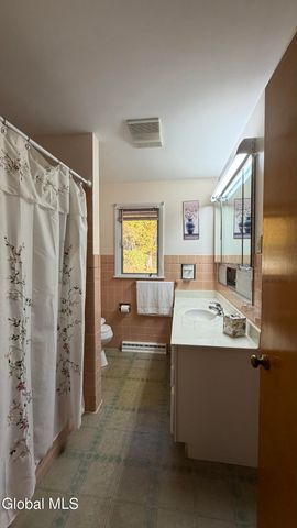 275 Bloomingrove Drive, North Greenbush, NY 12180