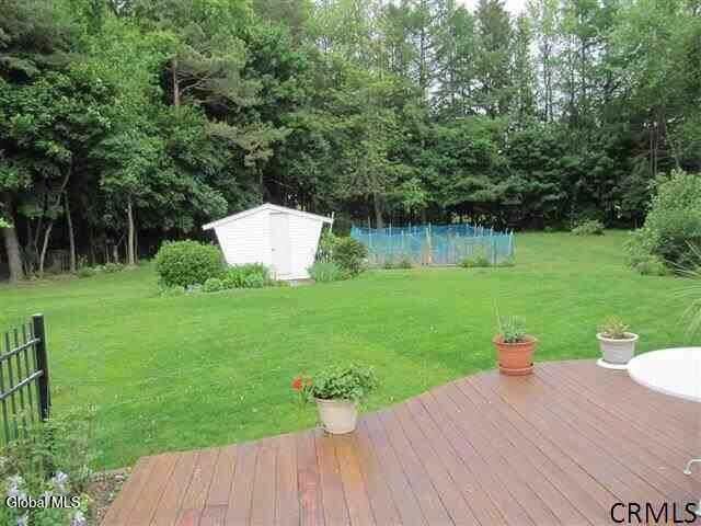 275 Bloomingrove Drive, North Greenbush, NY 12180