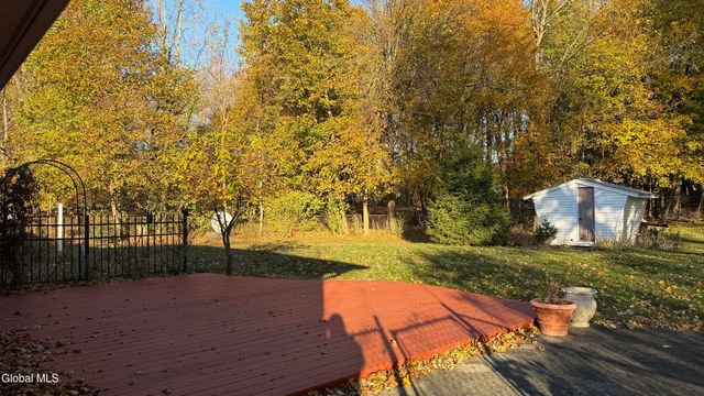 275 Bloomingrove Drive, North Greenbush, NY 12180