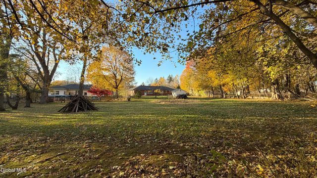 275 Bloomingrove Drive, North Greenbush, NY 12180