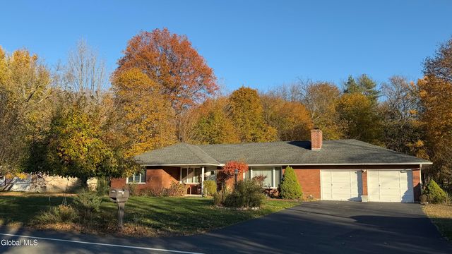 275 Bloomingrove Drive, North Greenbush, NY 12180