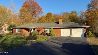 275 Bloomingrove Drive, North Greenbush, NY 12180