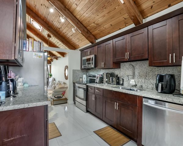 407 N University Drive, Plantation, FL 33324