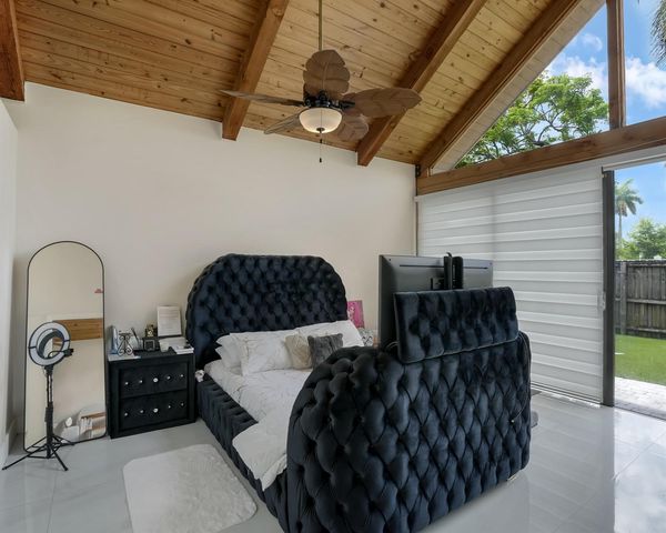 407 N University Drive, Plantation, FL 33324