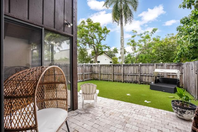 407 N University Drive, Plantation, FL 33324