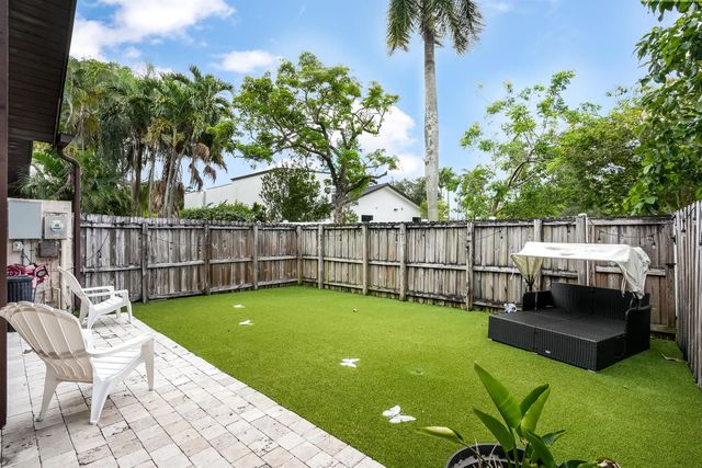 407 N University Drive, Plantation, FL 33324