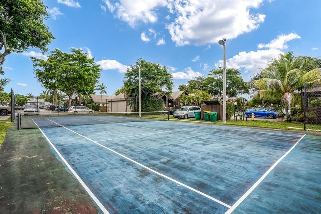 407 N University Drive, Plantation, FL 33324