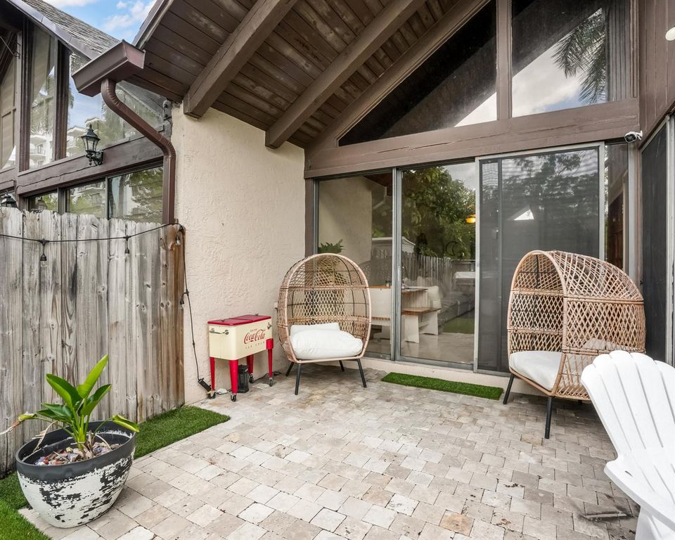 407 N University Drive, Plantation, FL 33324
