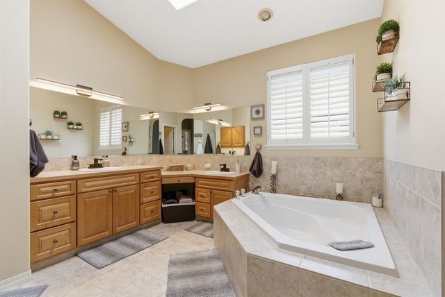 7103 S Moran View St, Spokane, WA 99224