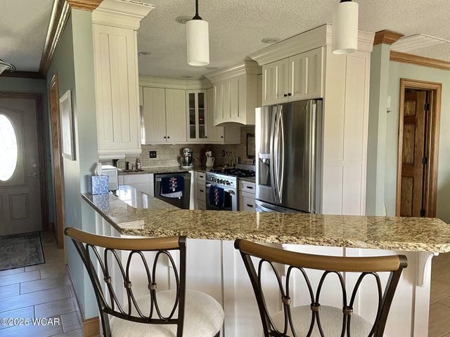 1657 Robinhood Drive, Lima, OH 45805